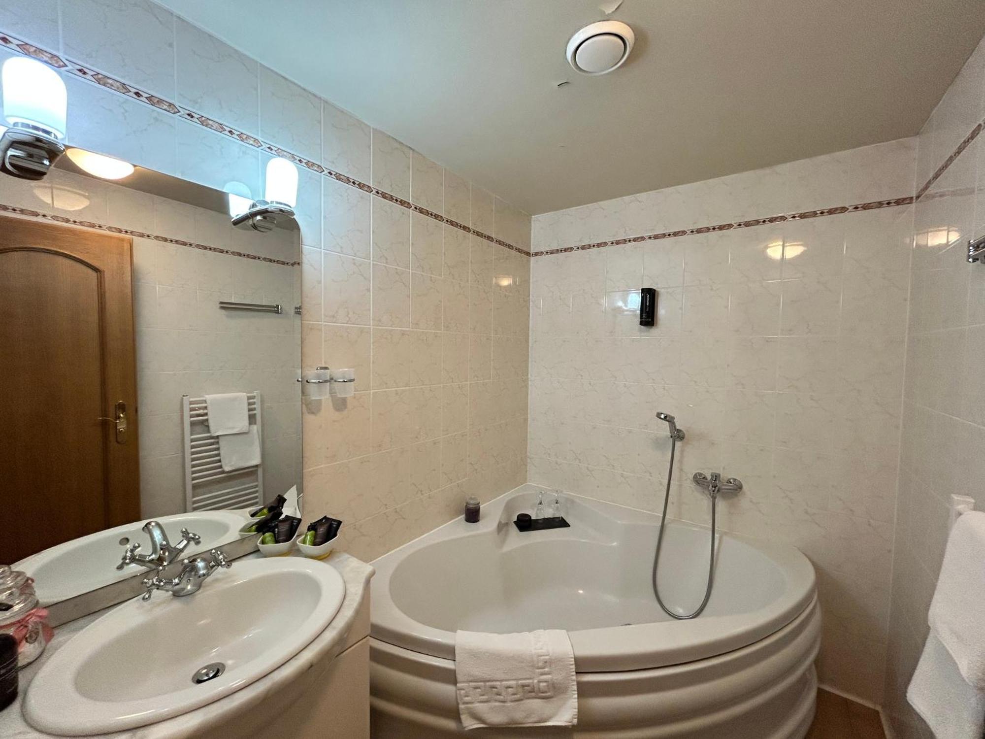 Hotel Brixen ฮาวลิชกุฟบรอด ภายนอก รูปภาพ